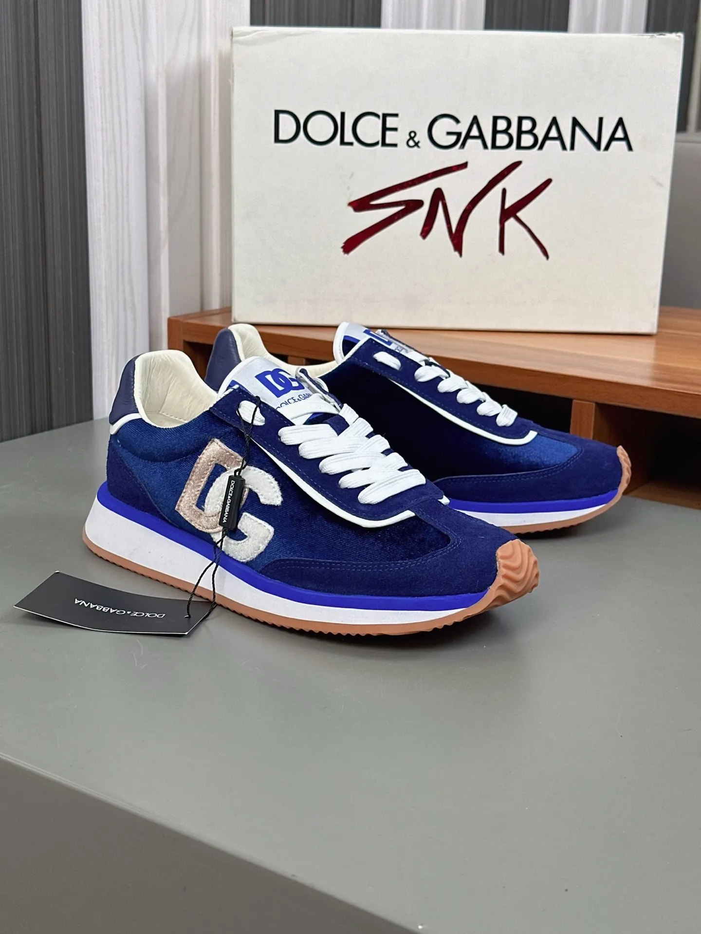 💰700••New arrivals••Dolce&Gabbana••DG✔️High-end men’s sports•casual shoes. Original goods from top counters. Original imported cowhide, multi-material splicing design ➕Imported cowhide lining, cowhide feet ➕Original T men's shoes 💰R elastic outsole.  Size: 39-44 (38, 45 customized)